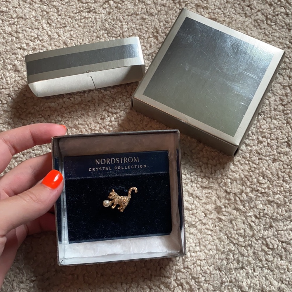 New In Box Nordstrom Crystal Collection Cat Pin Brooch